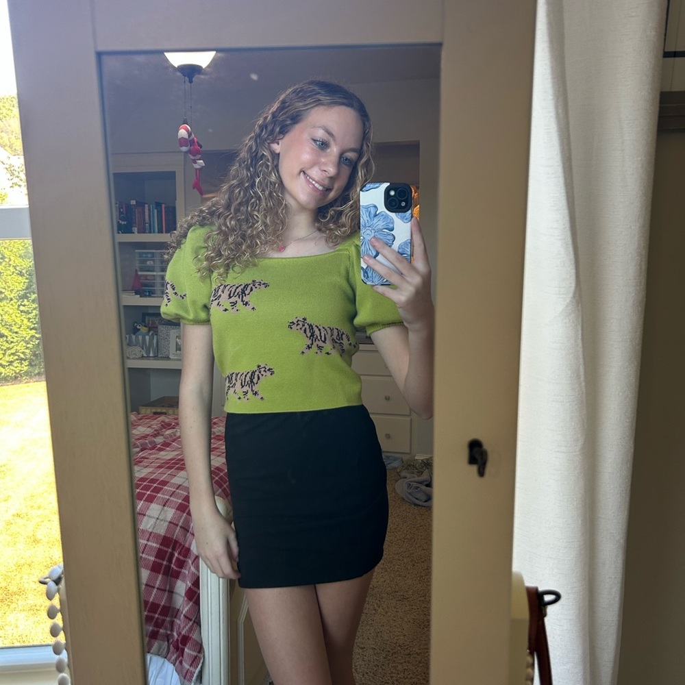 cropped animal top